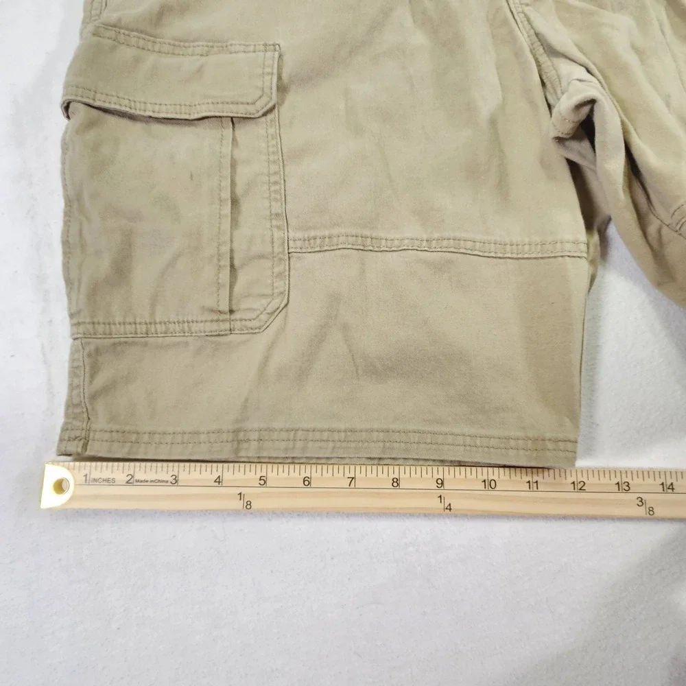 Wrangler Men's Relaxed Fit Cargo Shorts Size 38 x 9 Khaki Pockets Classic Casual